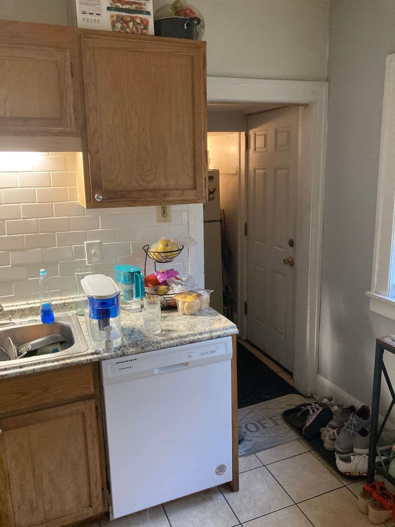 Minneapolis Apartment: 2008 Como Ave SE