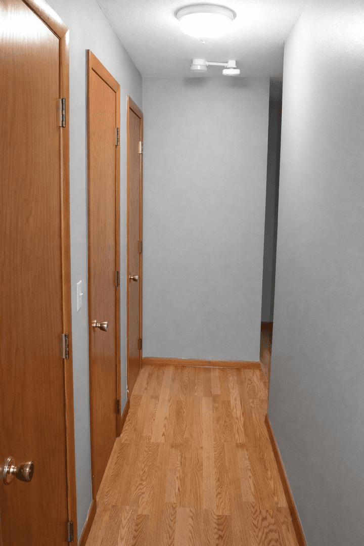 Minneapolis Apartment: 616 10th Ave SE