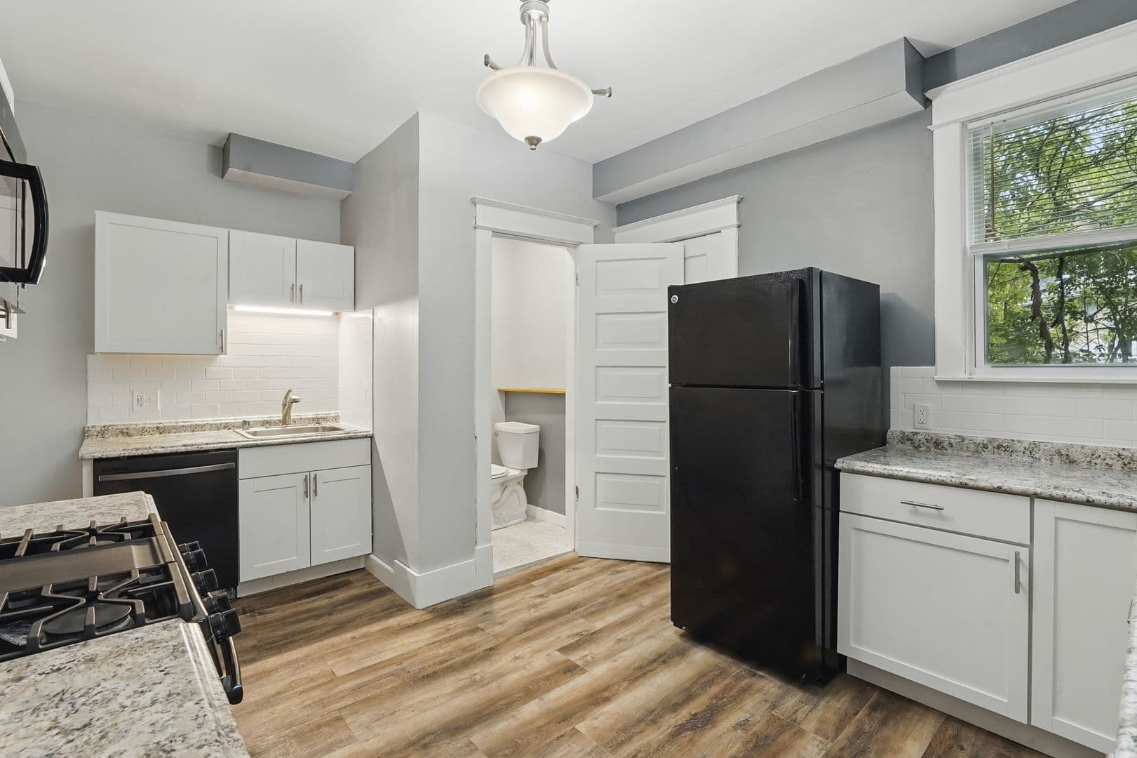 St. Paul Apartment: 427-429 Dewey St
