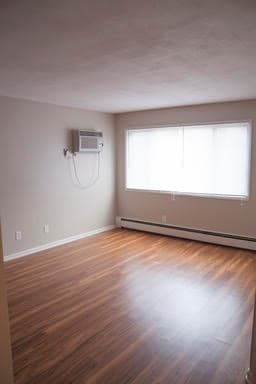 Minneapolis Apartment: 815 13th Ave SE