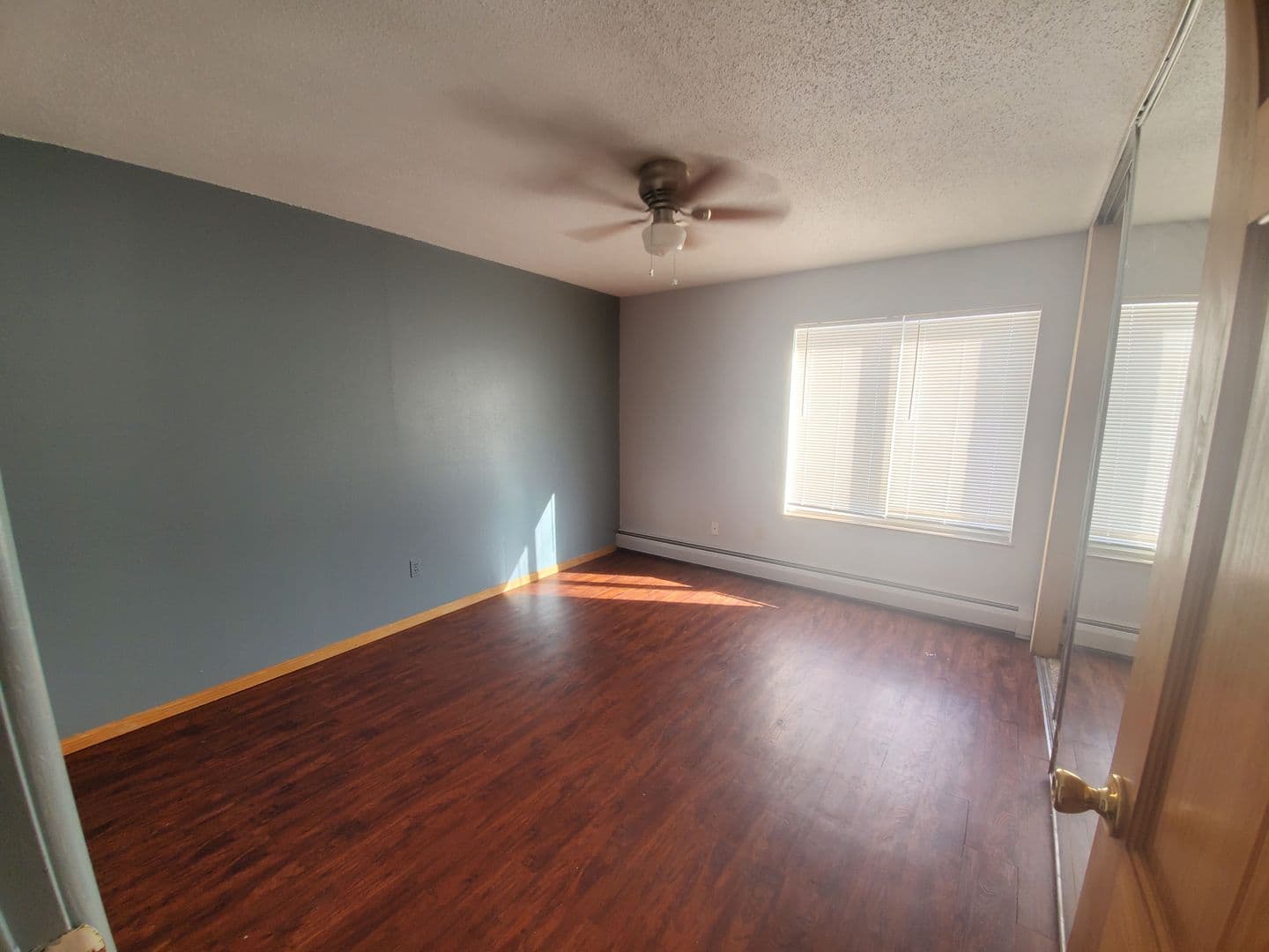 Minneapolis Apartment: 414 7th Ave SE