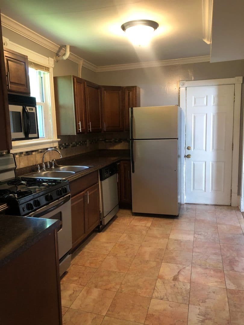 Minneapolis Apartment: 2929 Fillmore St NE