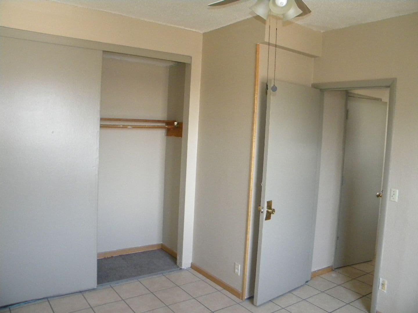 Minneapolis Apartment: 414 7th Ave SE