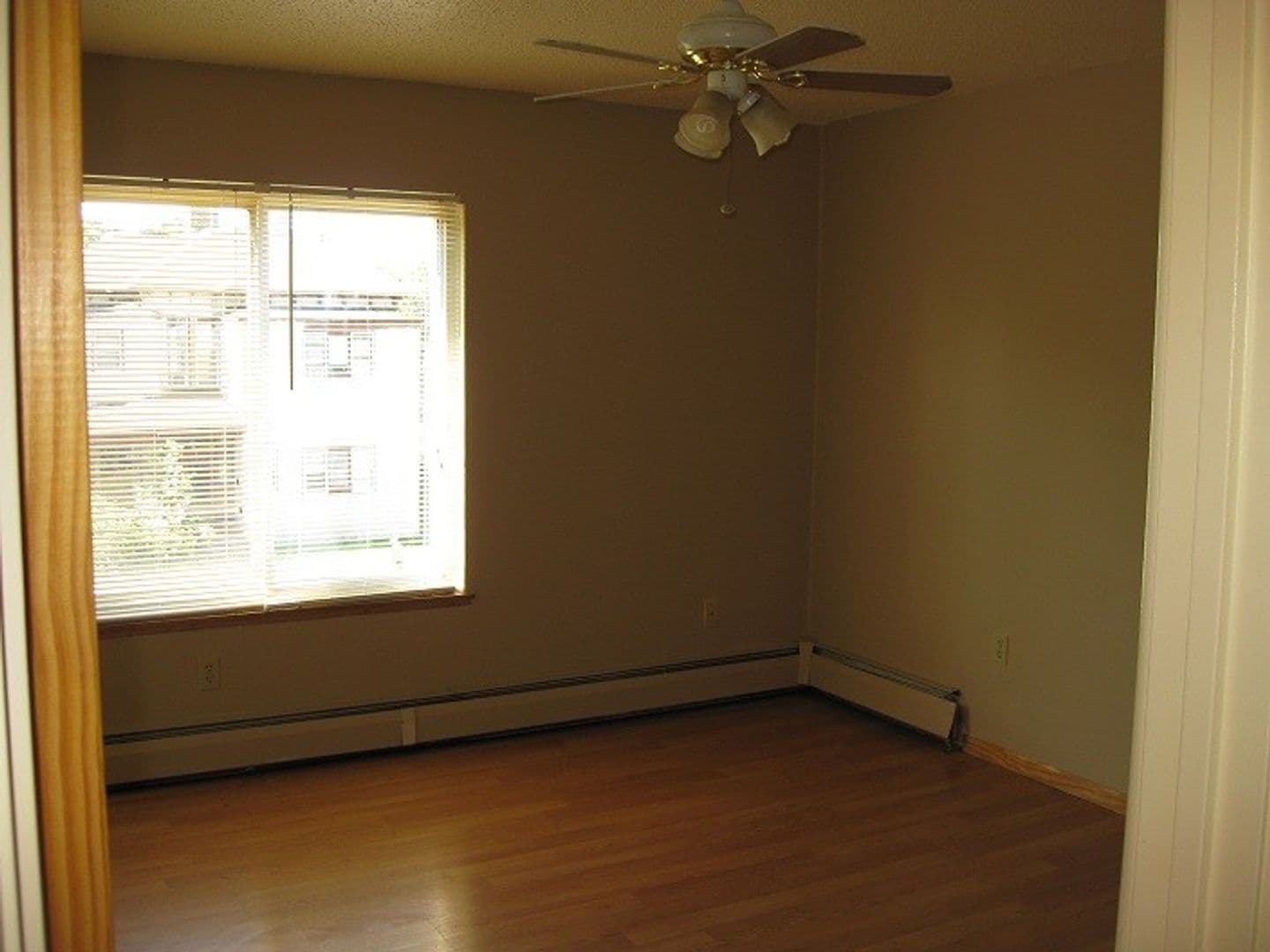 Minneapolis Apartment: 414 7th Ave SE