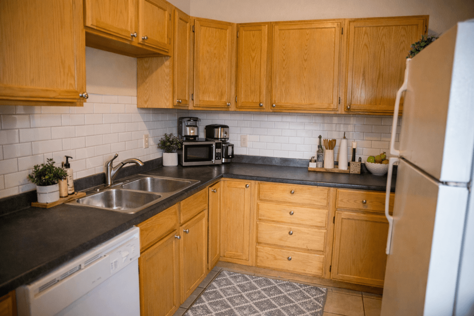 Minnneapolis Apartment: 417 11th Ave SE