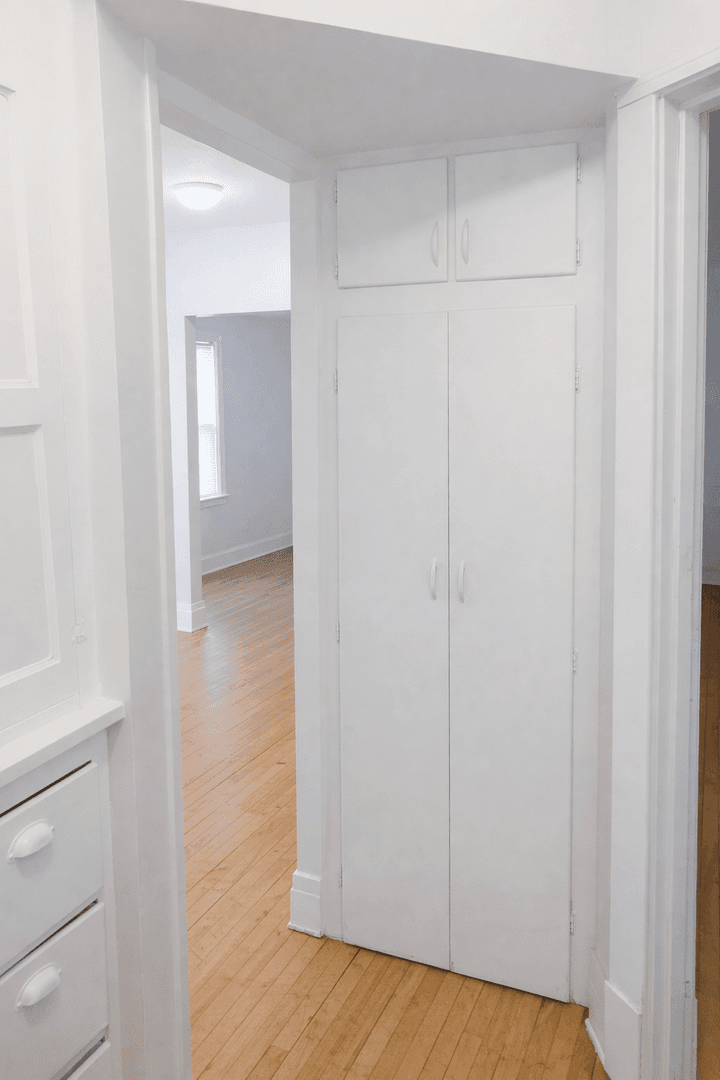 Minneapolis Apartment: 808-810 University Ave SE