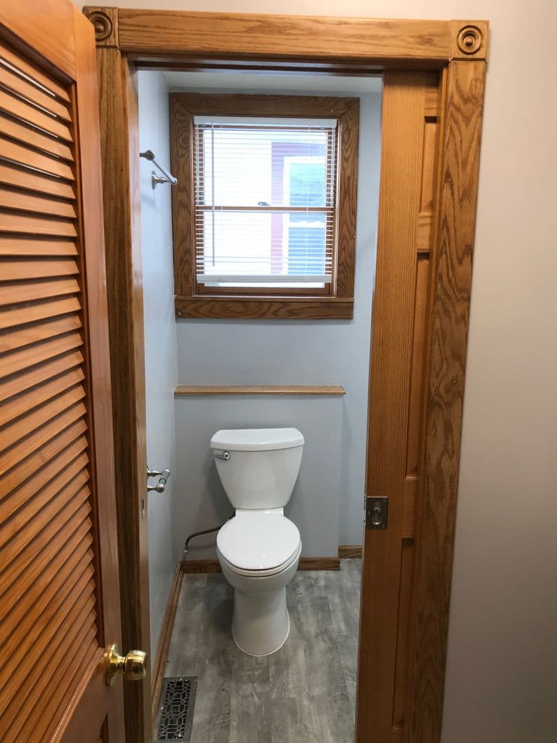 St. Paul Apartment: 1641 Hewitt Ave