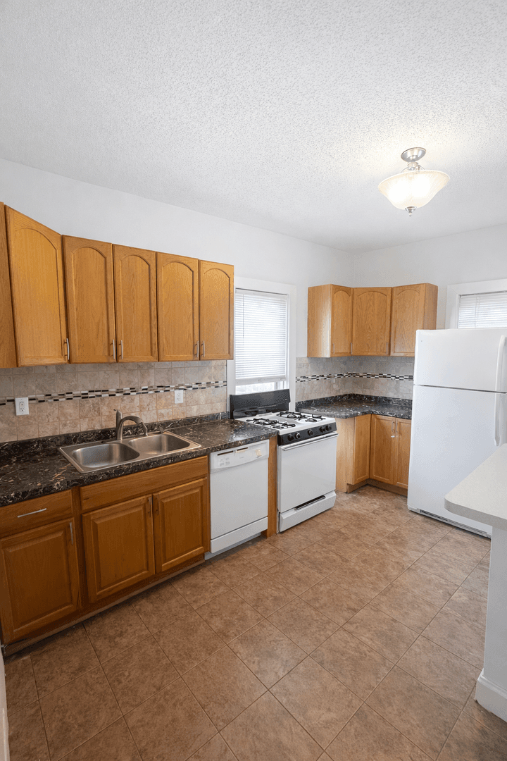 Minneapolis Apartment: 1309 7th St SE