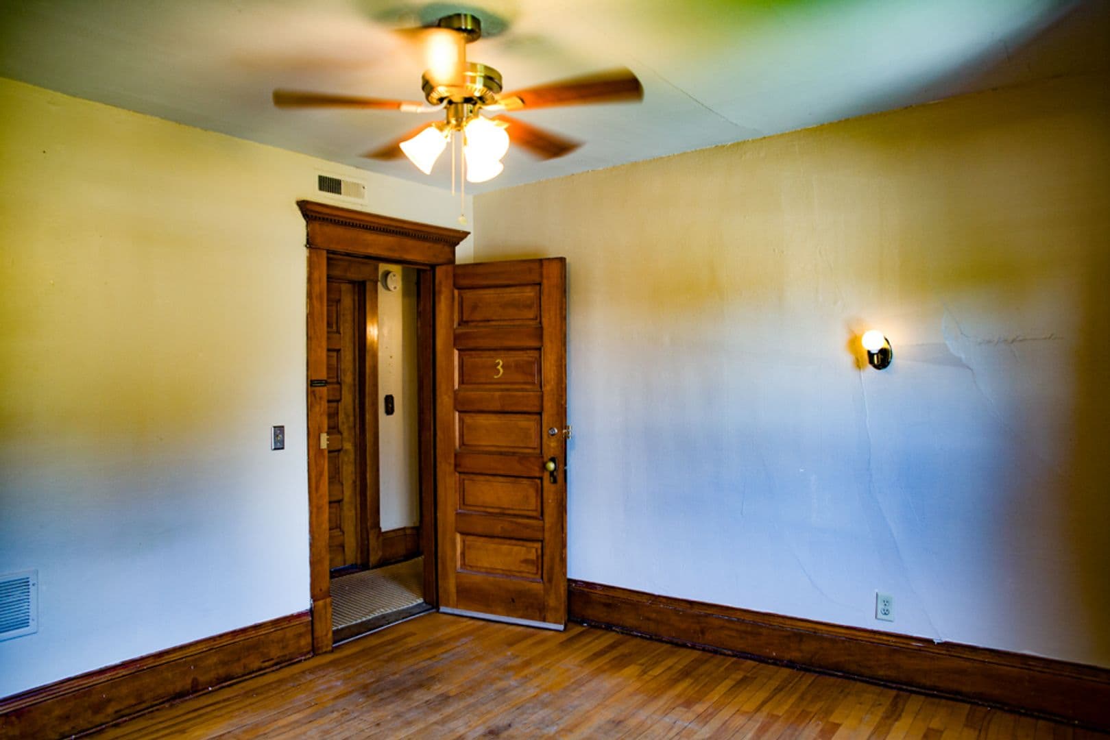 Minneapolis Apartment: 2701 Delaware St SE