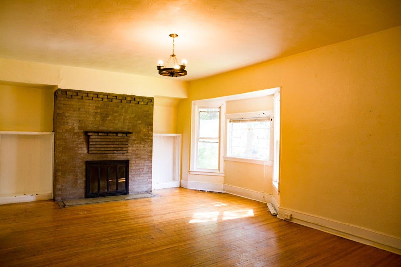 Minneapolis Apartment: 809 6th St SE