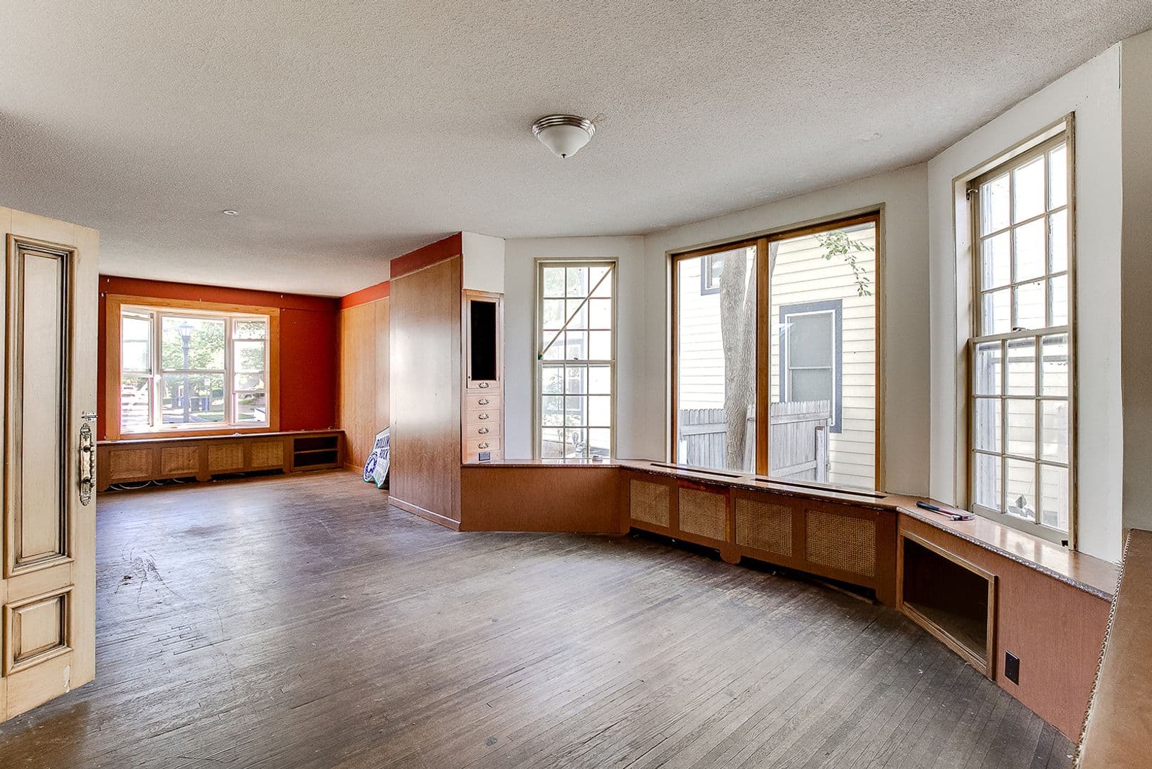 St. Paul House: 1430 W Minnehaha Ave