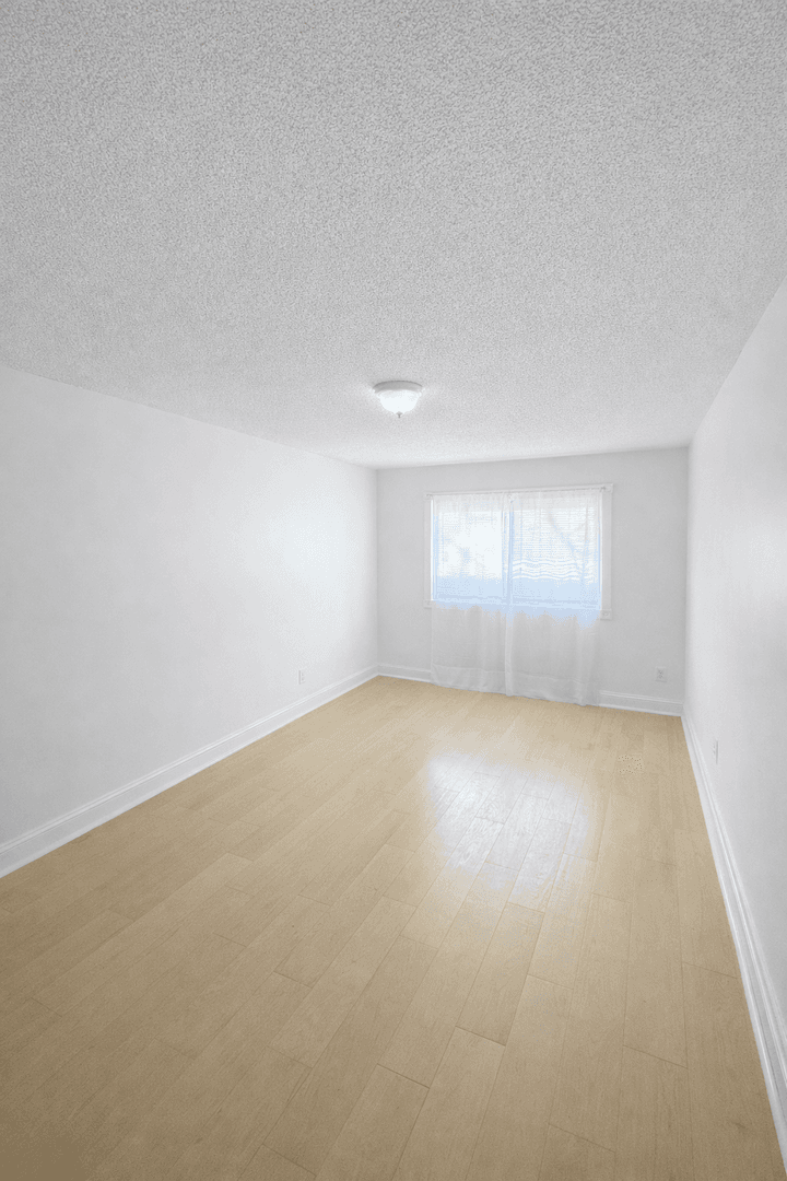 Minneapolis Apartment: 1004 7th St SE