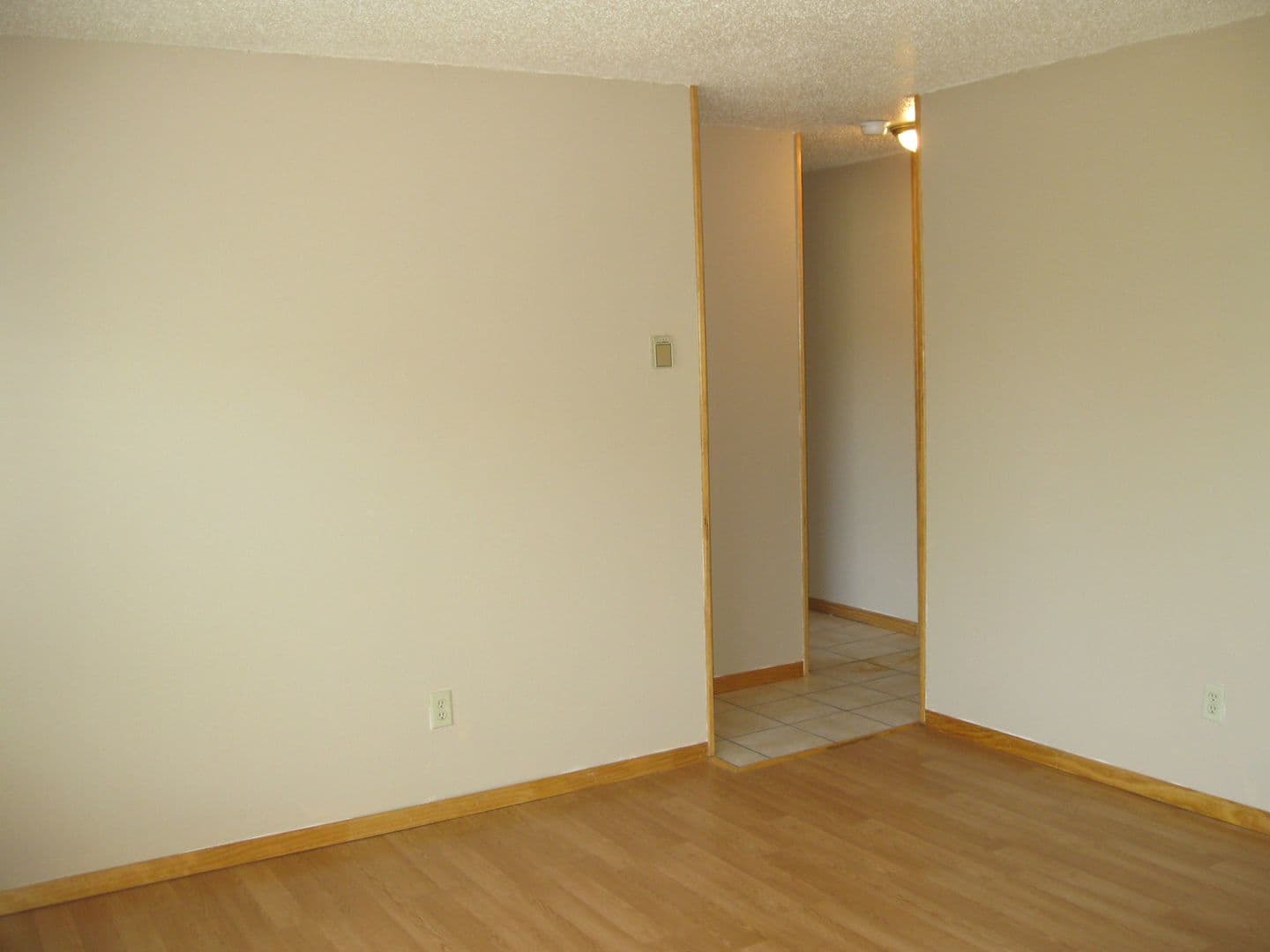Minneapolis Apartment: 414 7th Ave SE