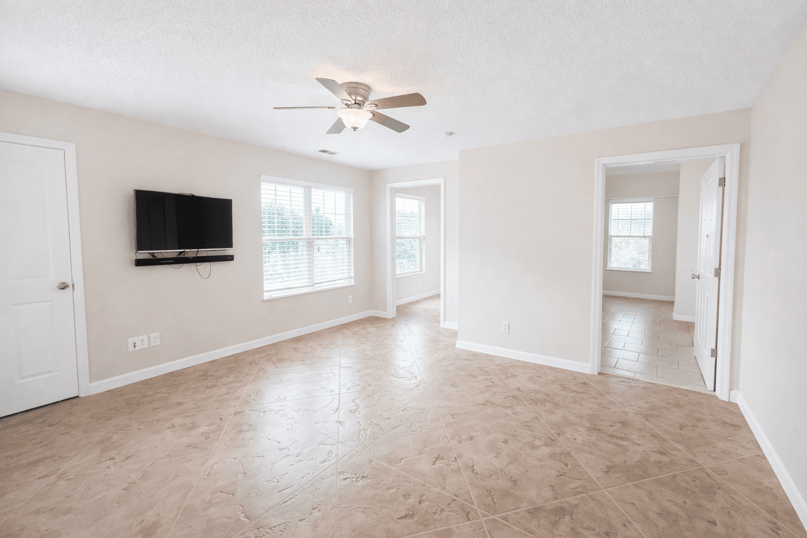 Minneapolis Apartment: 633 Ontario St SE