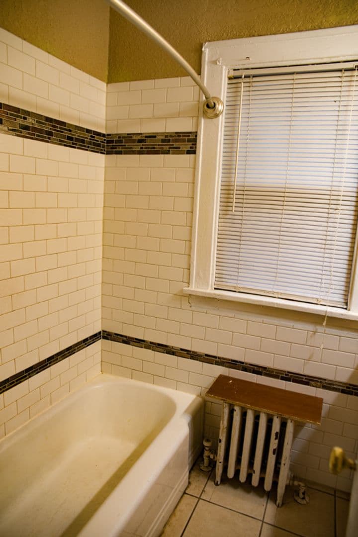 Minneapolis Apartment: 925-27 22nd Ave SE