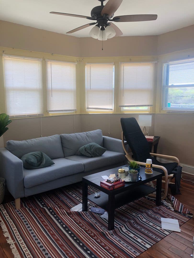 Minneapolis Apartment: 821 6th St SE