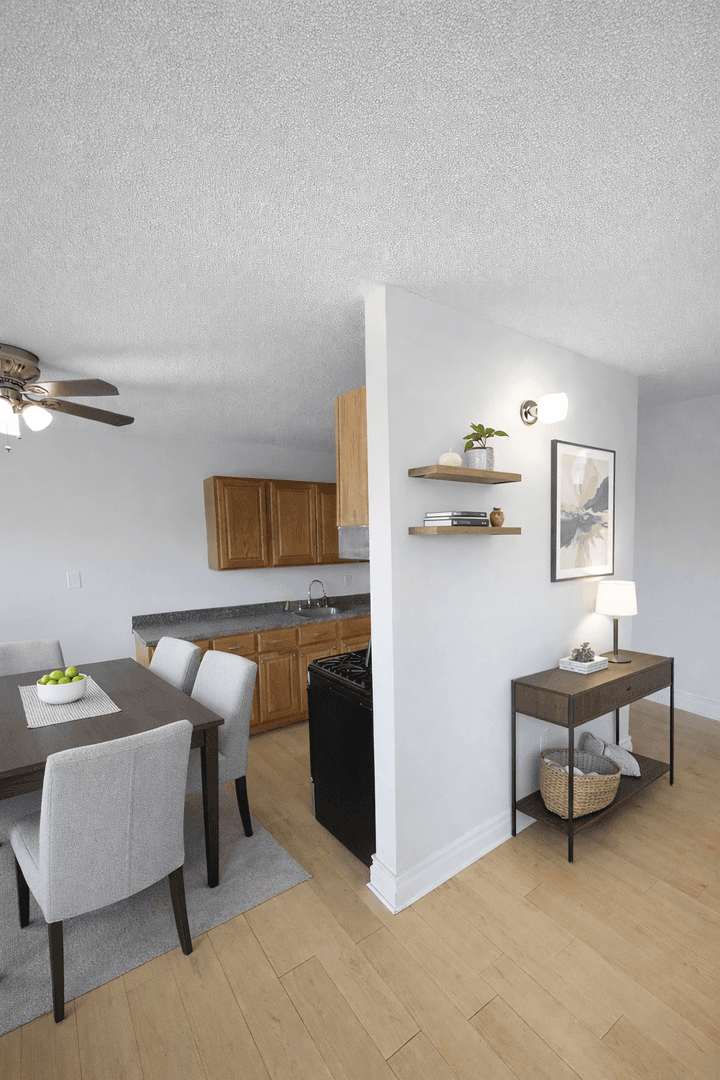 Minneapolis Apartment: 1004 7th St SE