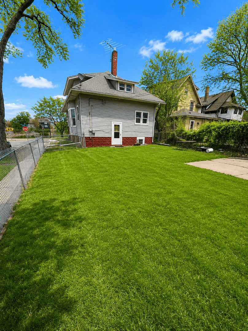 St. Paul House: 1624 Concordia Ave