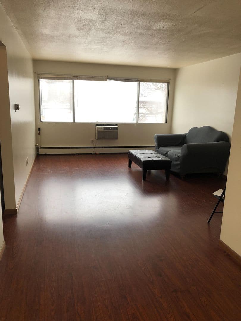 Minneapolis Apartment: 720 6th Ave SE