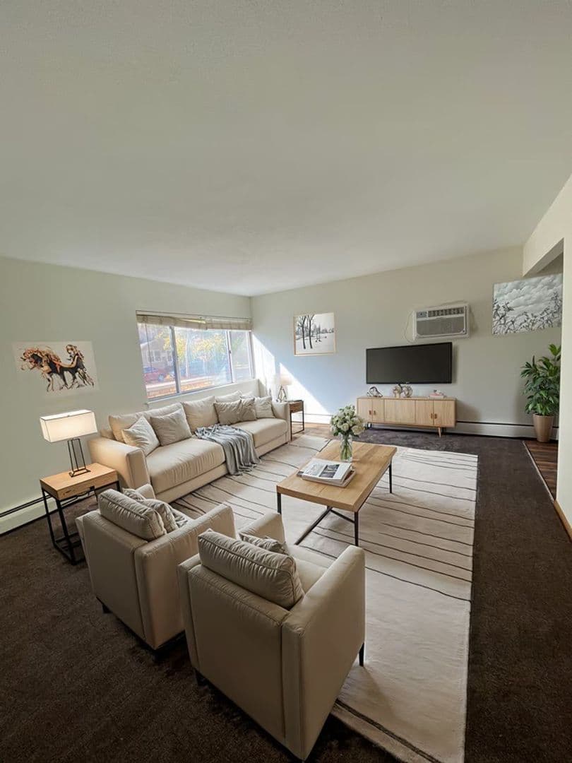 Minneapolis Apartment: 1117 7th St SE