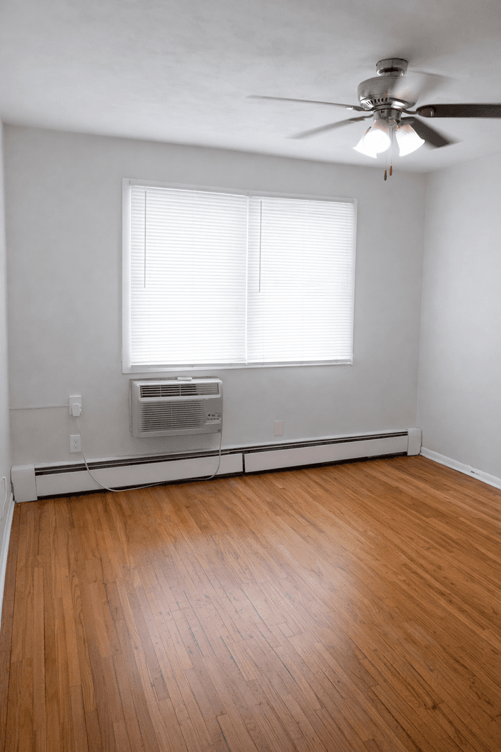 Minneapolis Apartment: 815 13th Ave SE