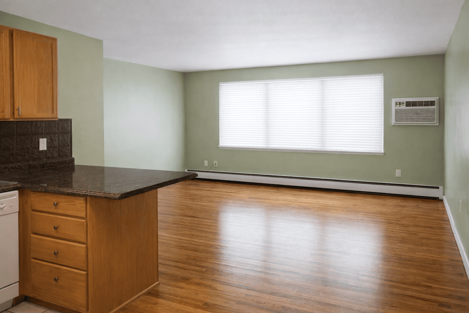 Minneapolis Apartment: 801 University Ave SE