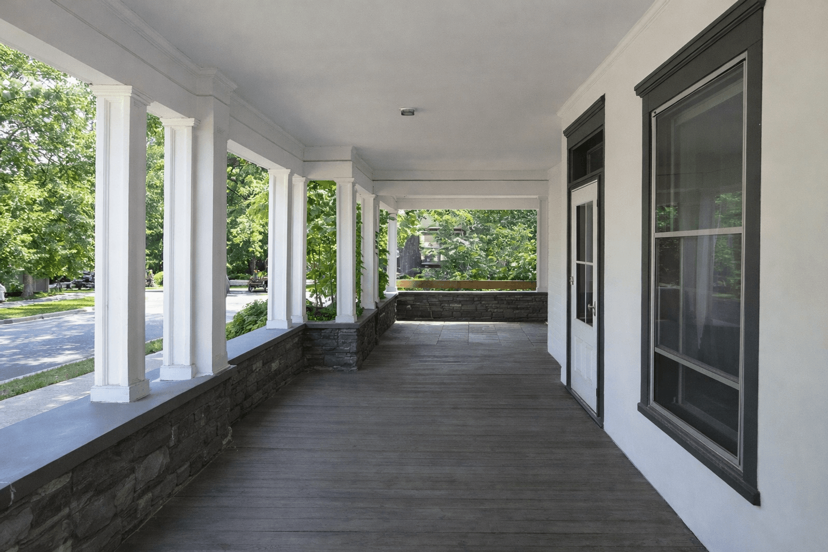 Minneapolis Apartment: 1100 5th Street SE
