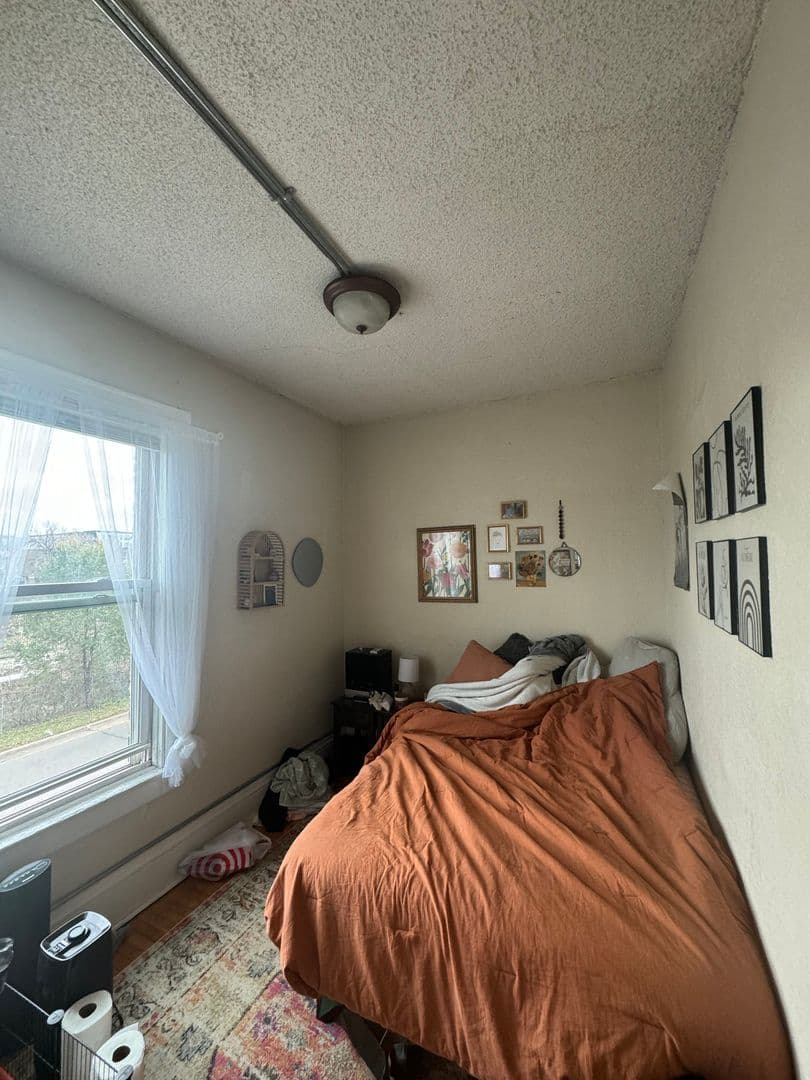 Minneapolis Apartment: 812 4th St SE