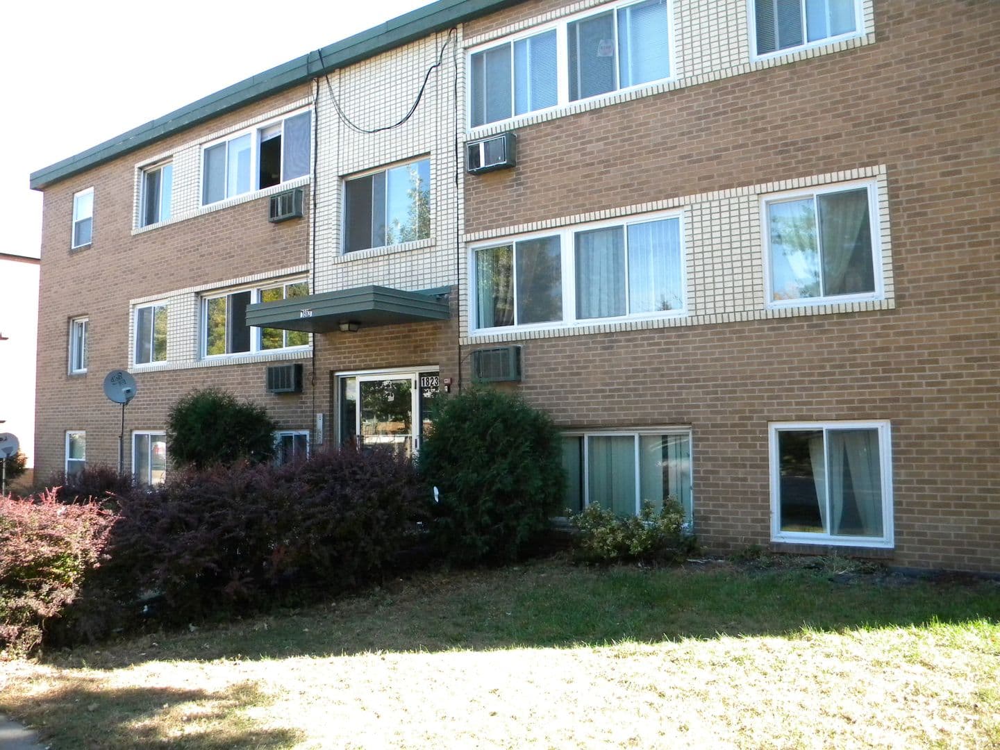 Minneapolis Apartment: 1823 Ulysses St NE
