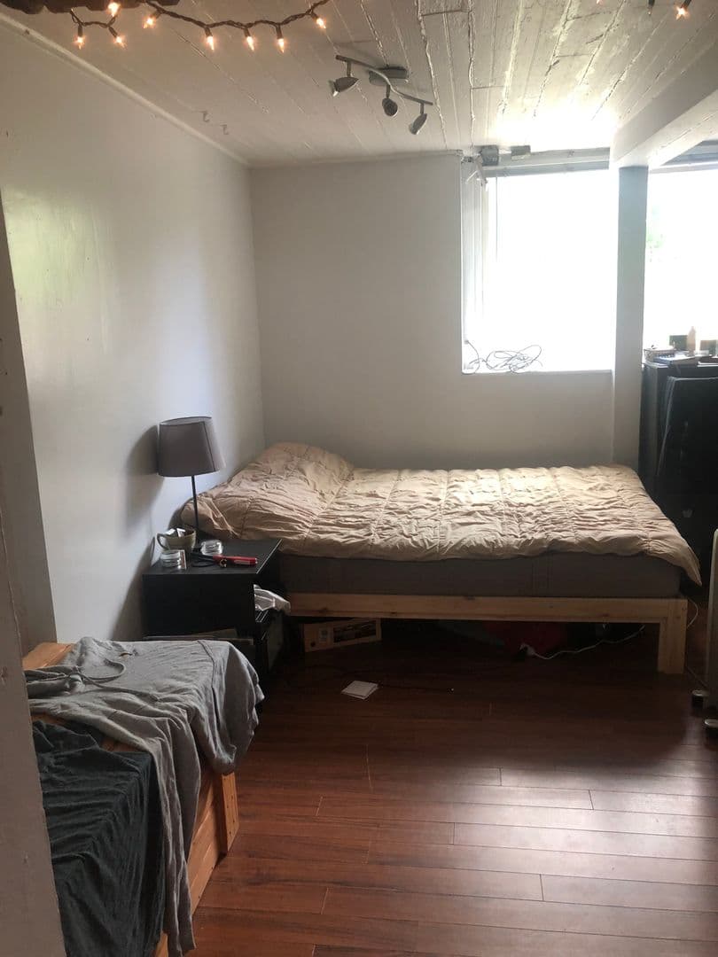 Minneapolis Apartment: 821 6th St SE