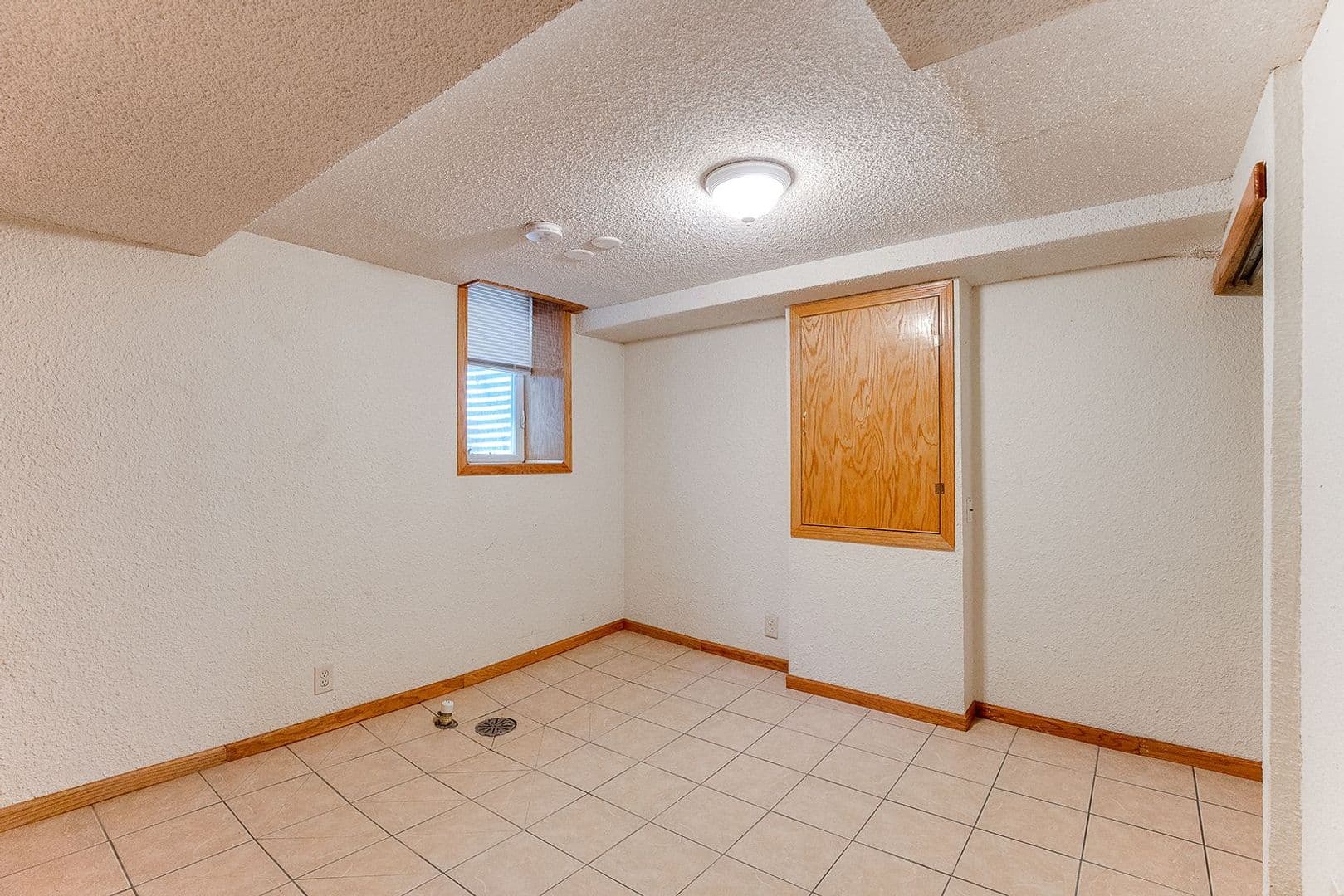 St. Paul Apartment: 865-67 Snelling Ave N