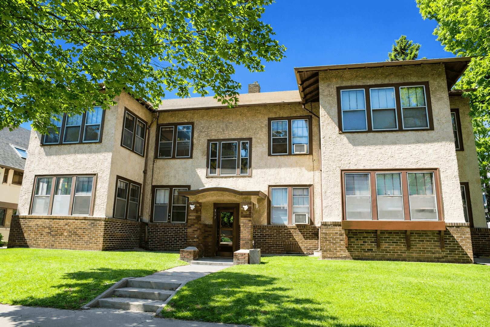 Minnneapolis Apartment: 417 11th Ave SE