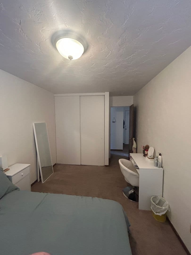 Minneapolis Apartment: 1327 7th St SE