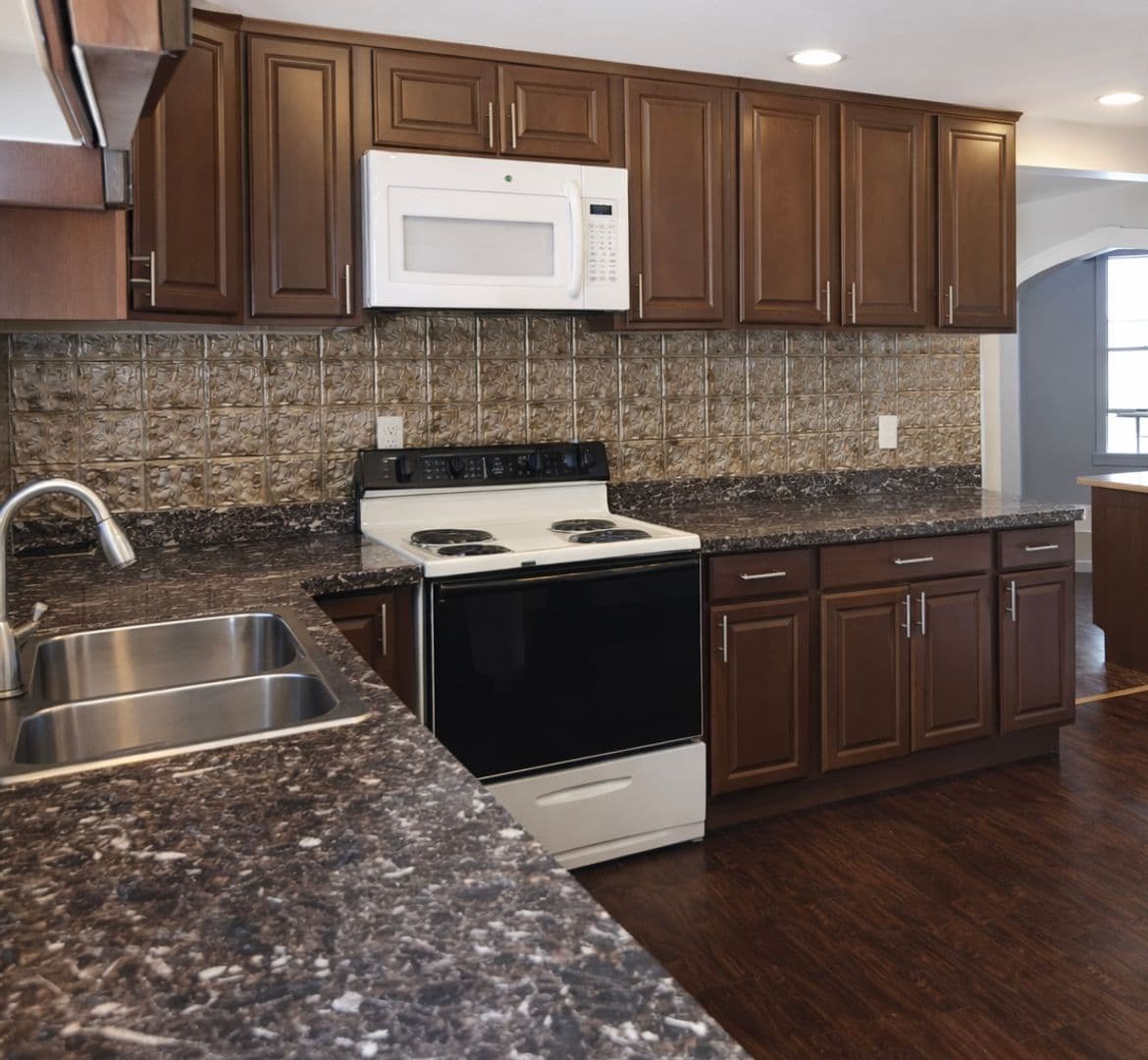 Minneapolis Apartment: 954 15th Ave SE