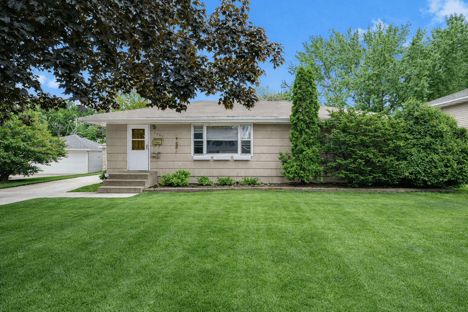 Minneapolis Apartment: 2905 32nd Ave NE