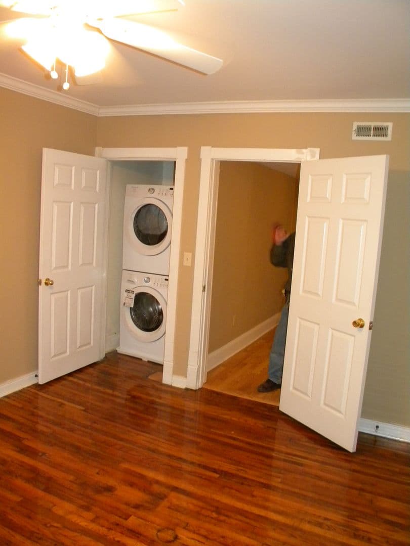 Minneapolis Apartment: 2929 Fillmore St NE
