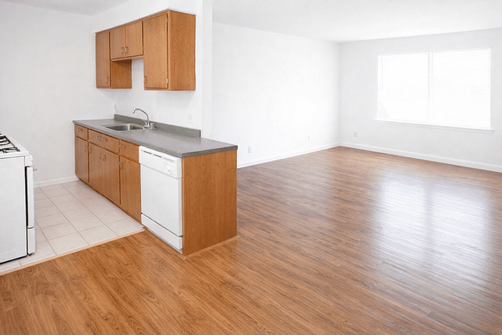 Minneapolis Apartment: 801 University Ave SE