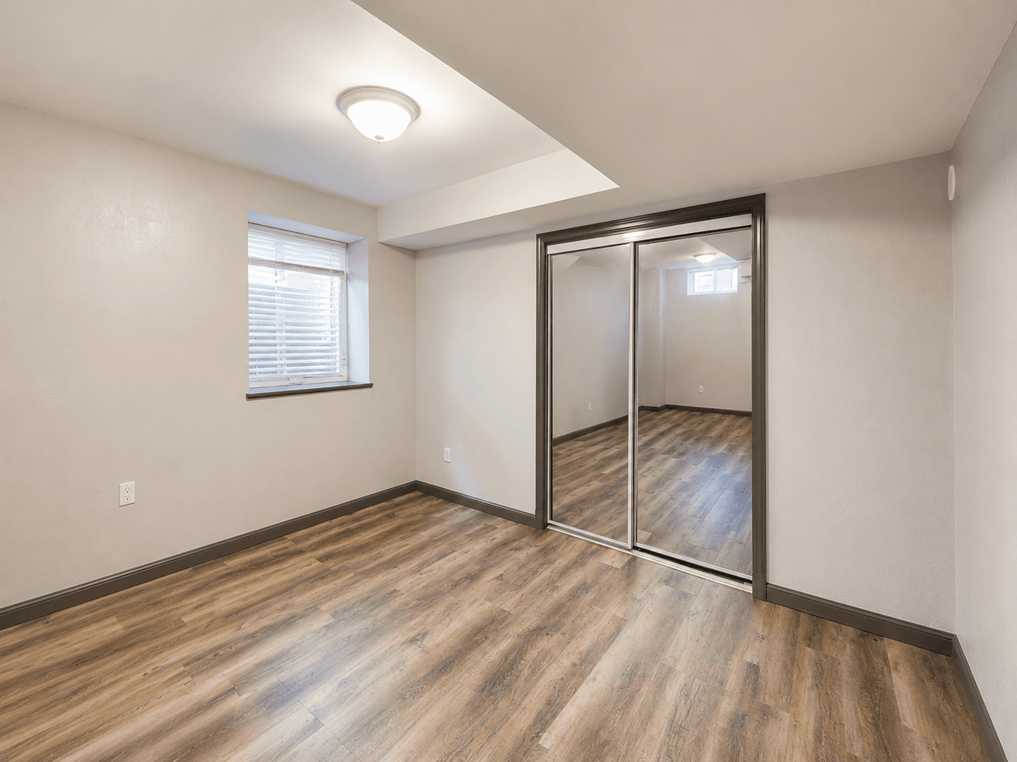 Minneapolis Apartment: 2018 Como Ave SE