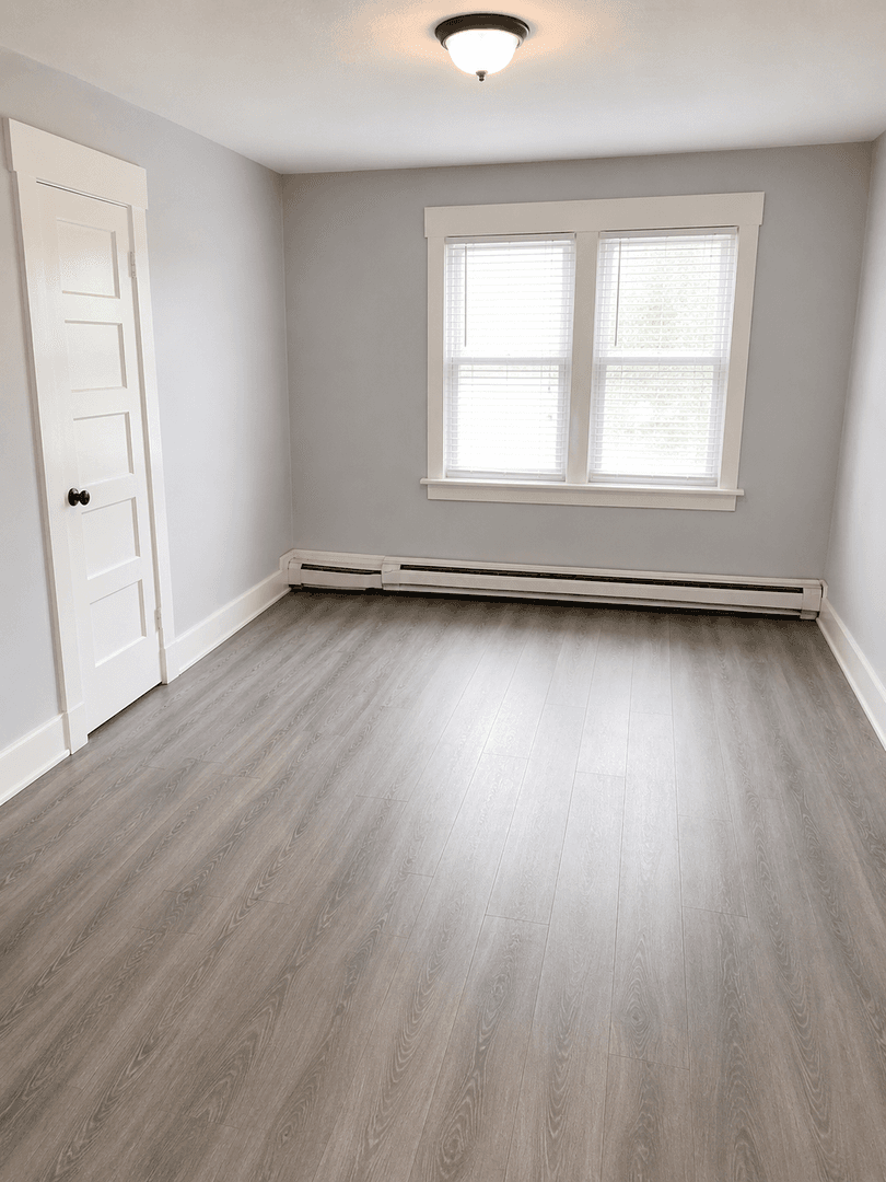 Minnneapolis Apartment: 816-818 University Ave SE