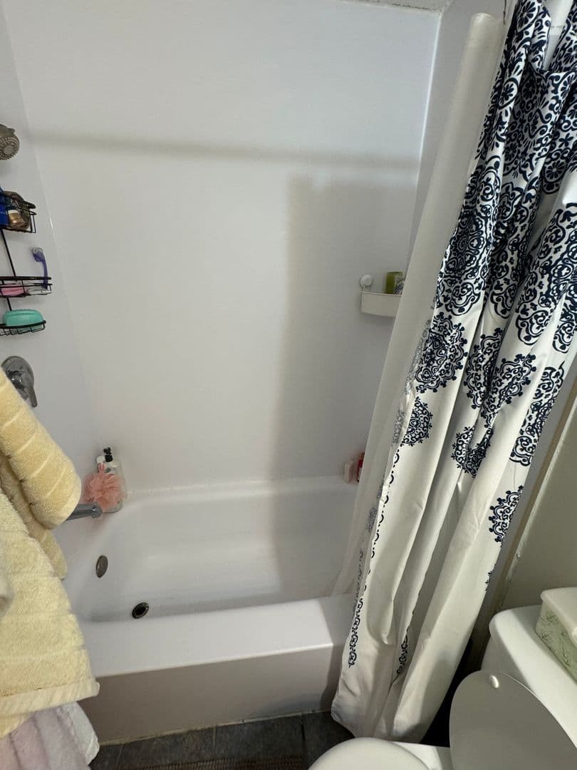 Minneapolis Apartment: 1004 7th St SE