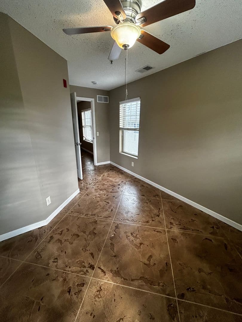 Minneapolis Apartment: 633 Ontario St SE