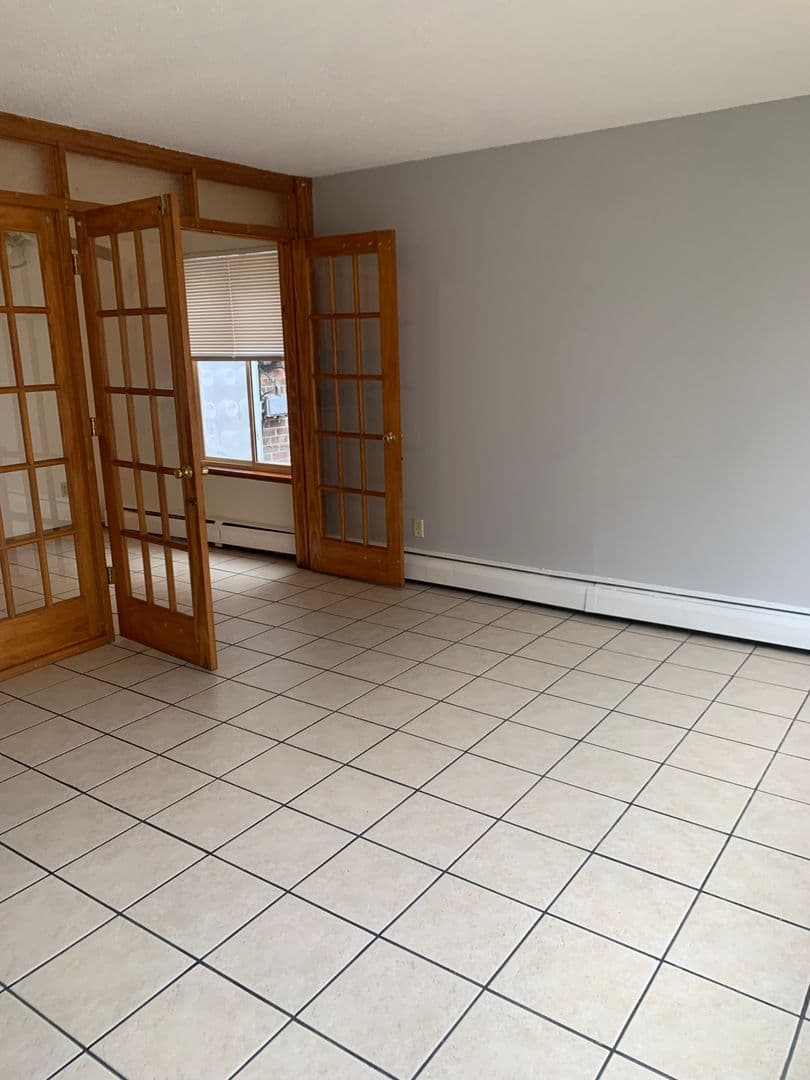 Minneapolis Apartment: 414 7th Ave SE