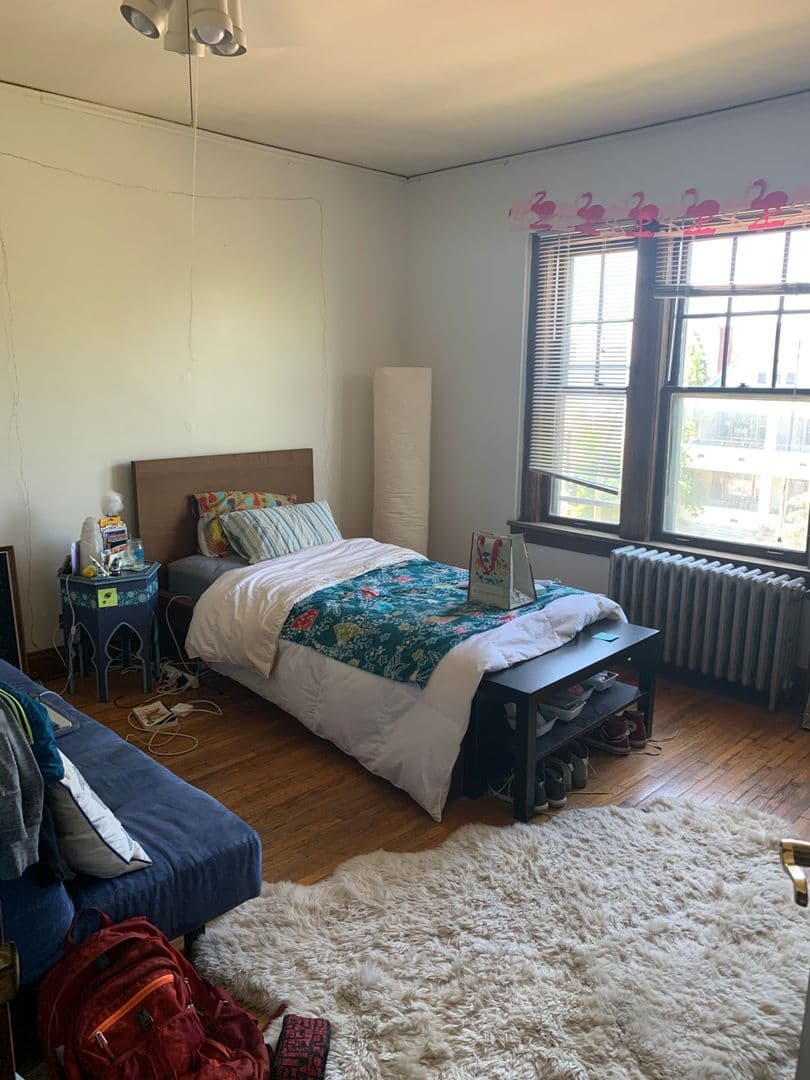 Minneapolis Apartment: 813 University Ave SE
