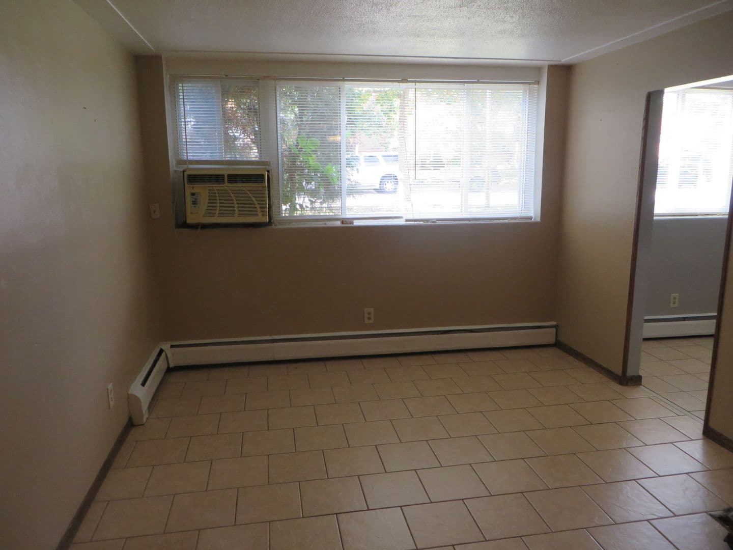 Minneapolis Apartment: 1823 Ulysses St NE