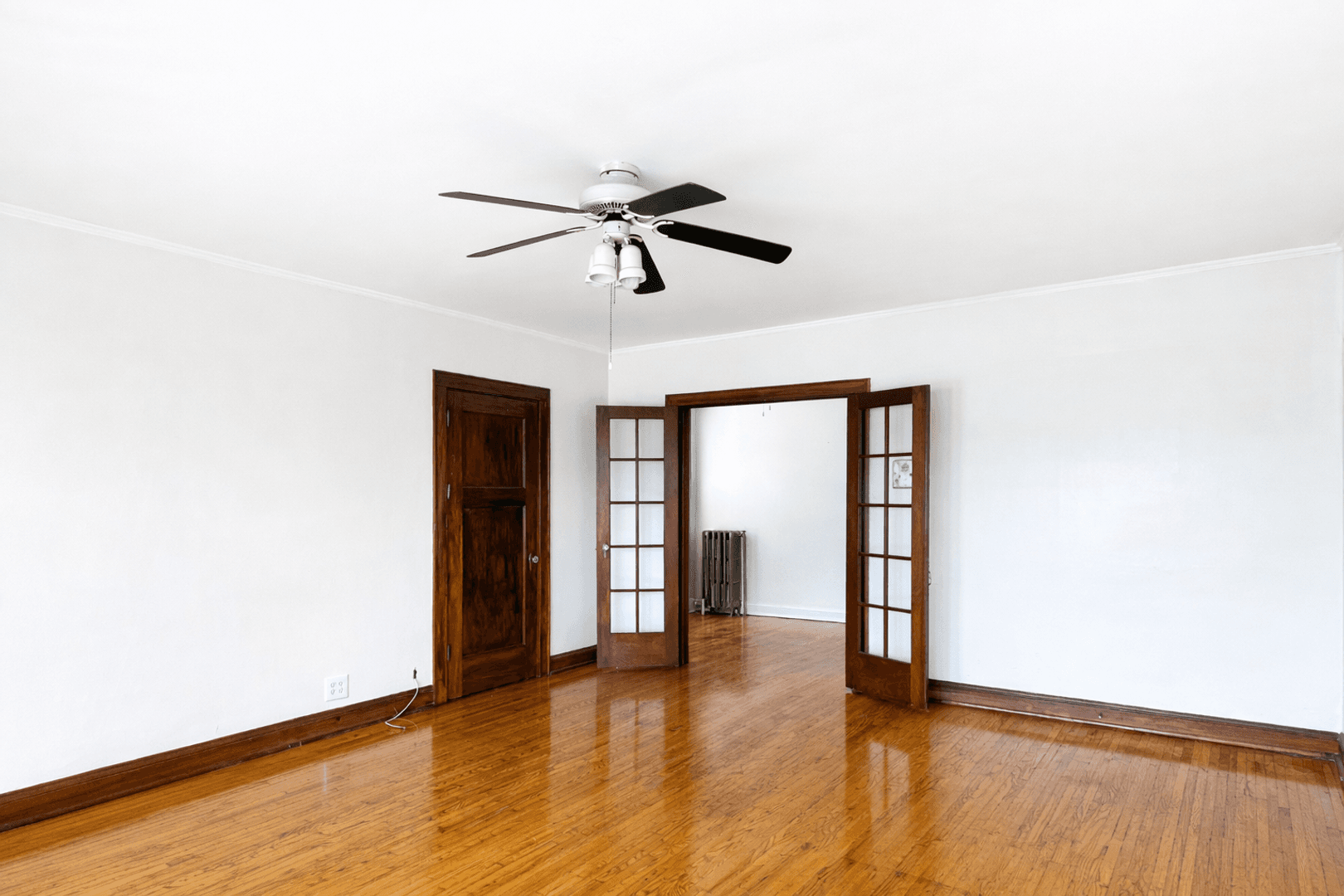Minneapolis Apartment: 813 University Ave SE