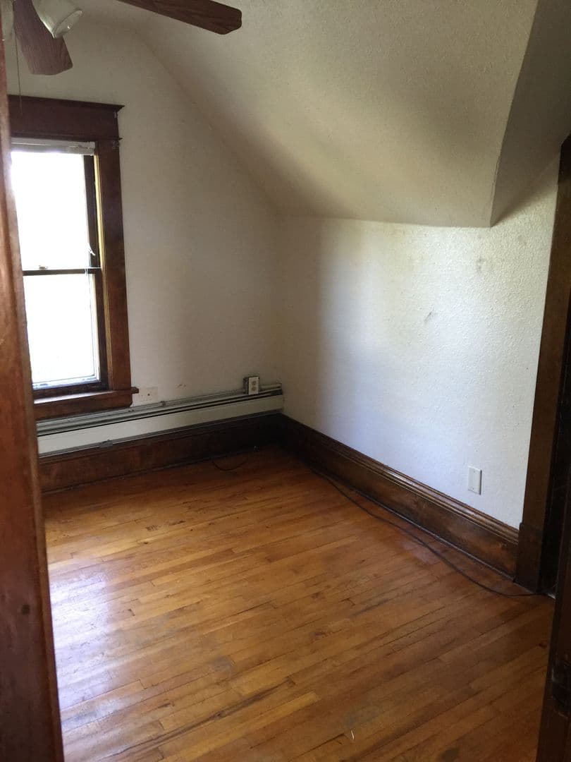 Minneapolis Apartment: 811 28th Ave S