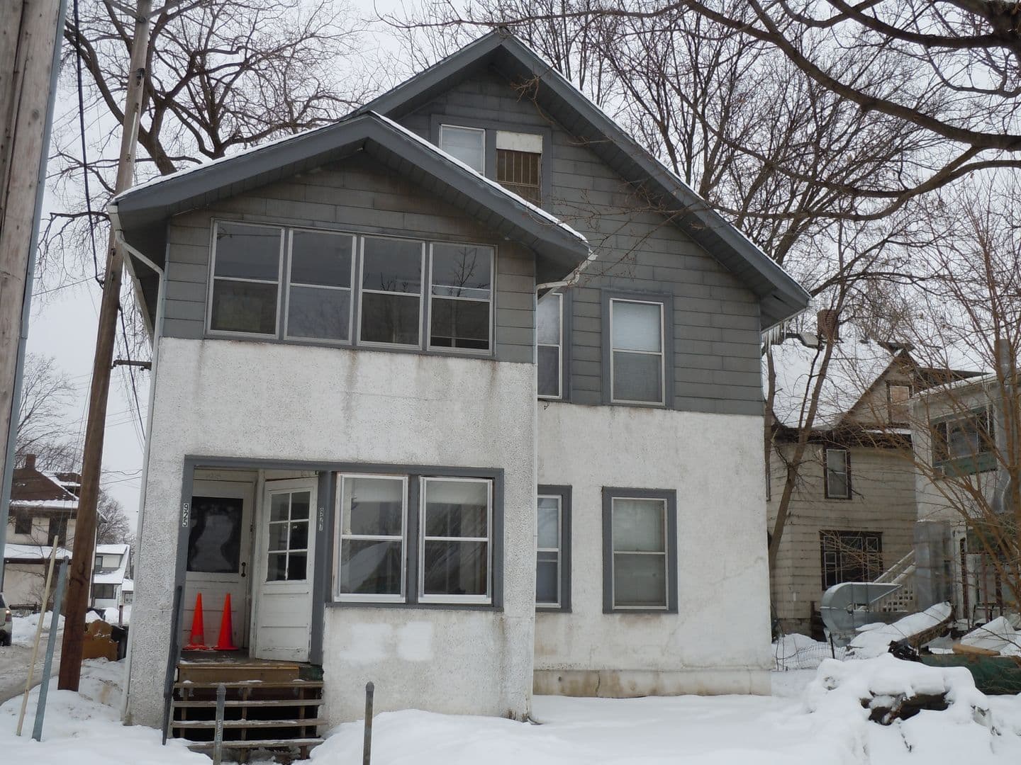 Minneapolis Apartment: 925-27 22nd Ave SE