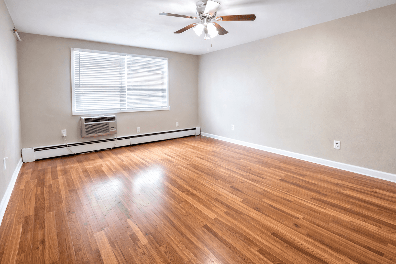 Minneapolis Apartment: 815 13th Ave SE