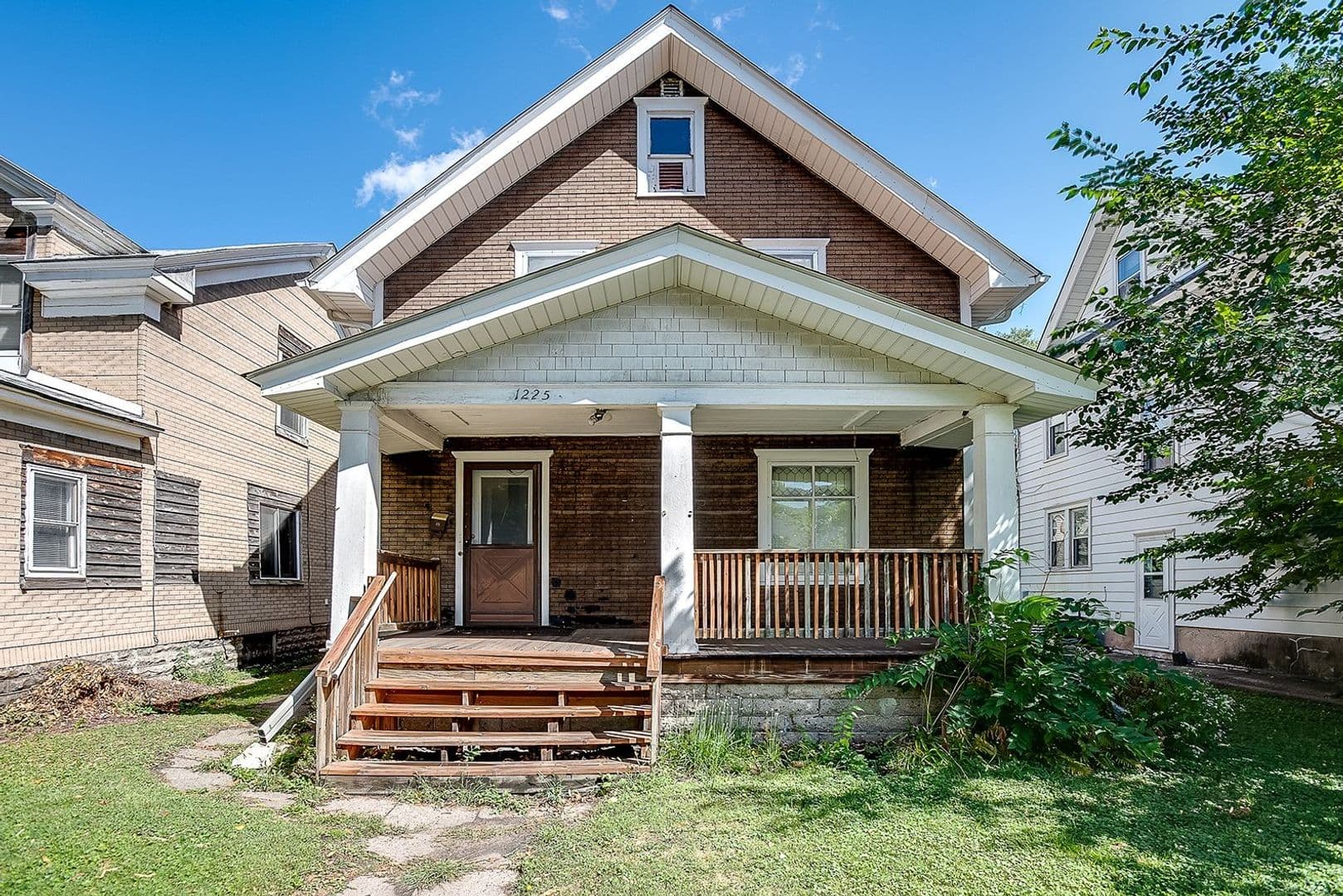 Minneapolis House: 1225 8th St SE #1AND2