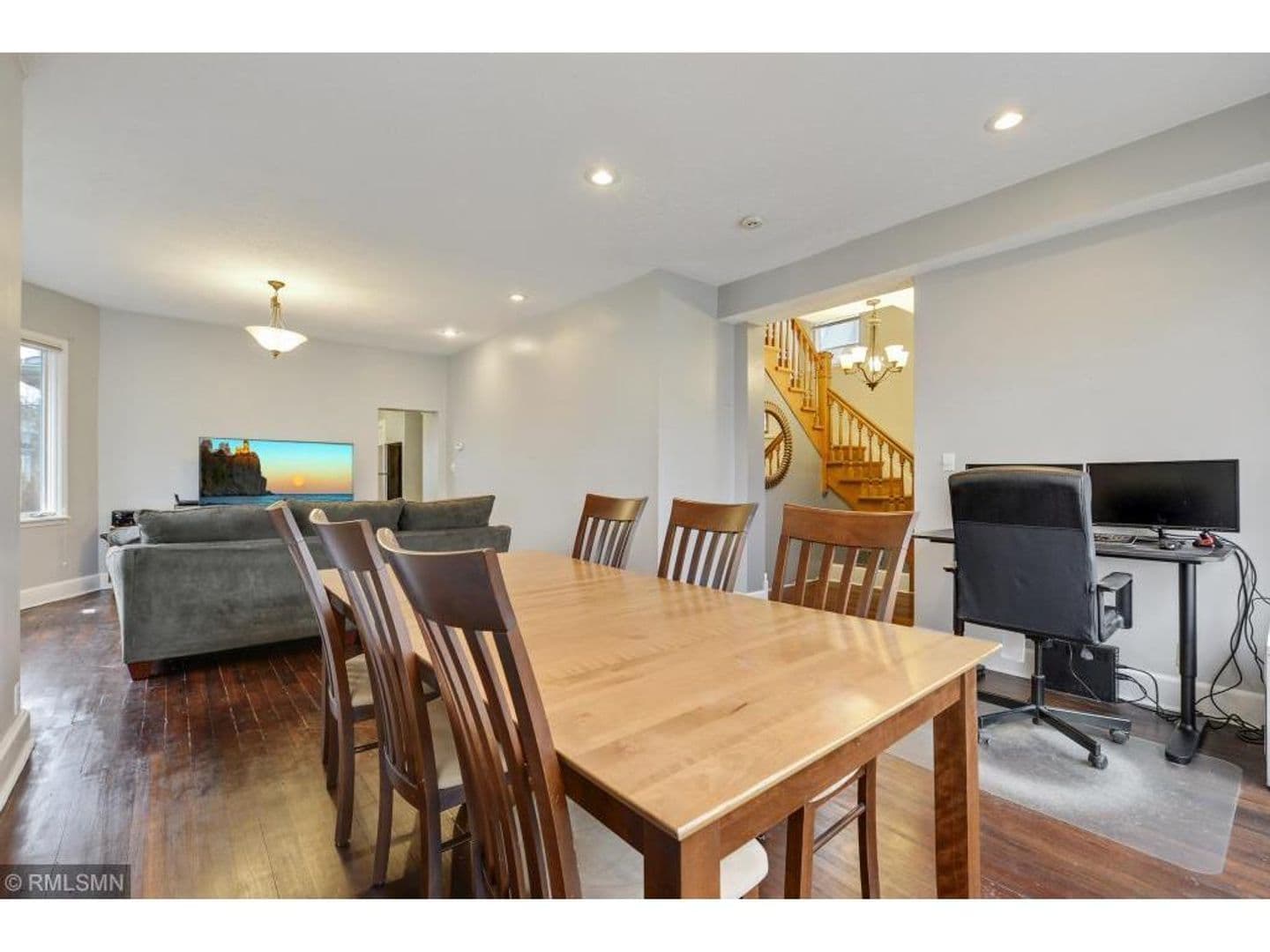 St. Paul Apartment: 1522 Minnehaha Ave W
